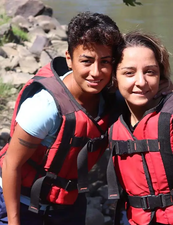 Rafting yapan genç bayan